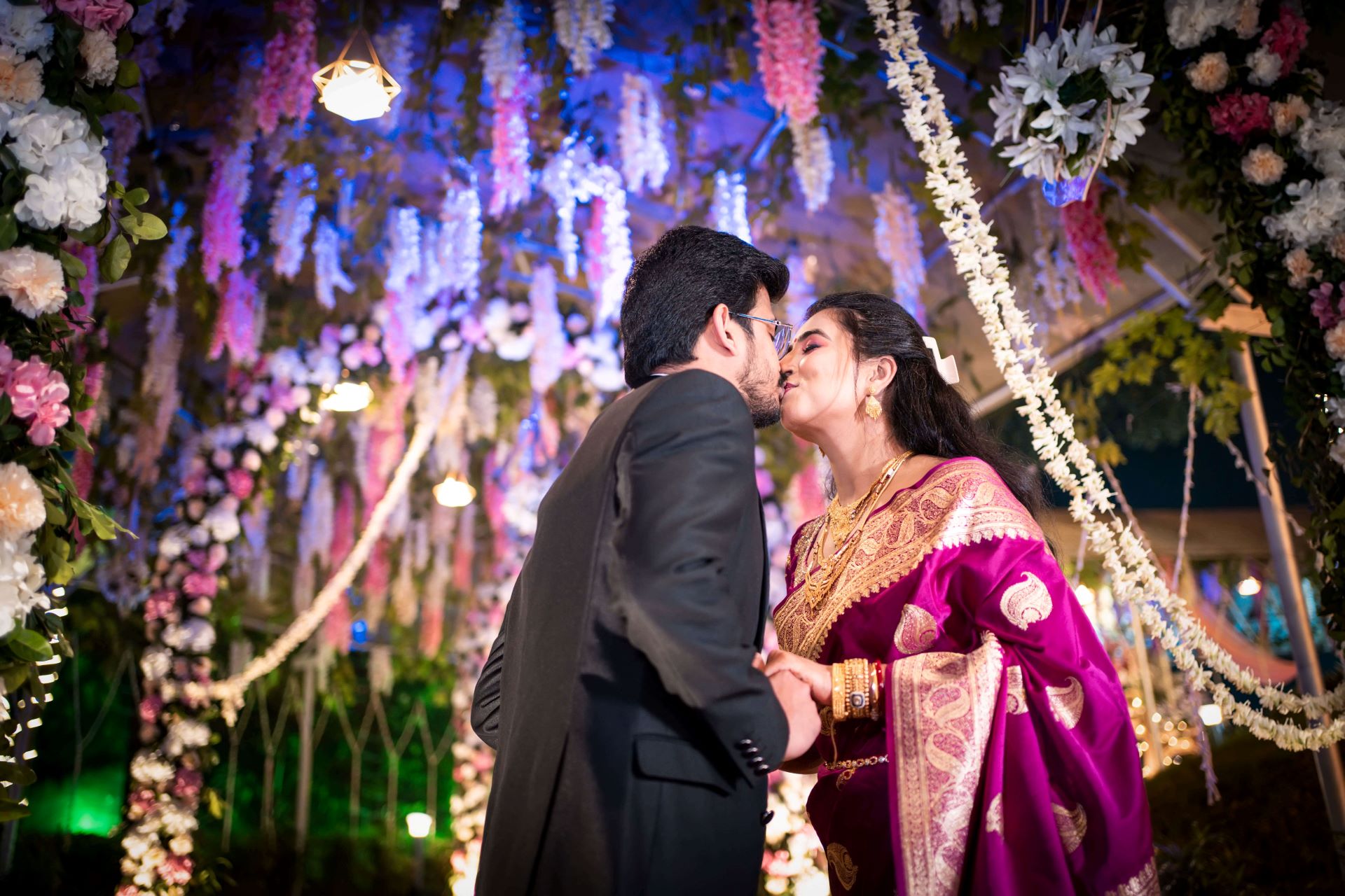 indian-wedding-photography-bride-groom-kiss